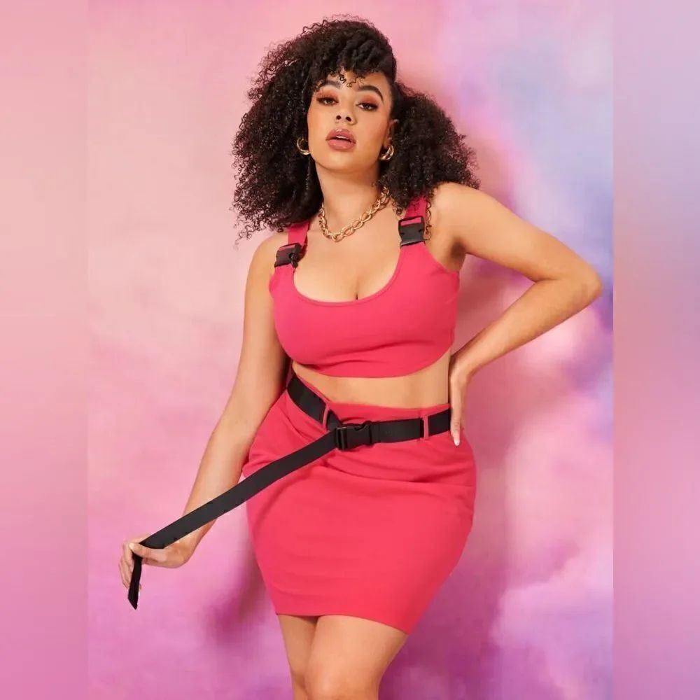 Chic & Curvy: Shein Two-Piece Buckle Strap Set - Picture 5 of 5